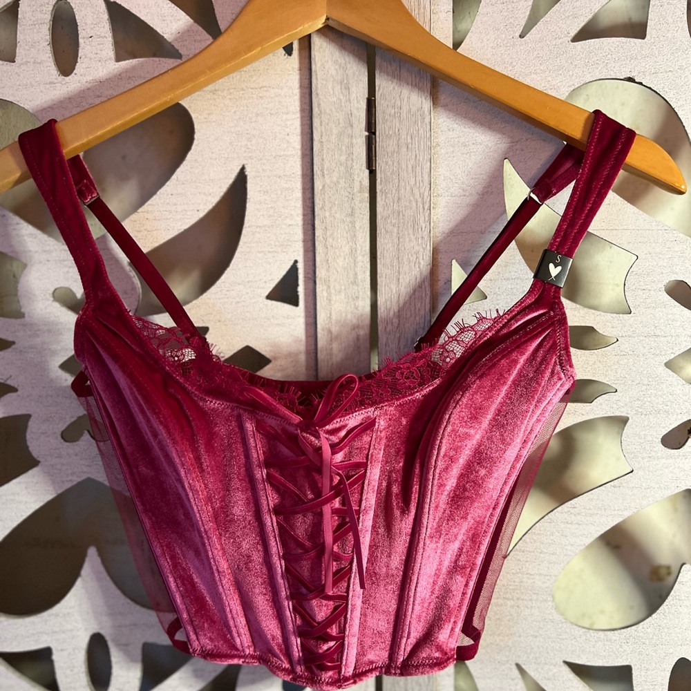 🖤 SOLD Victoria’s Secret Velvet Corset - Wine red - Size Small - New with tags